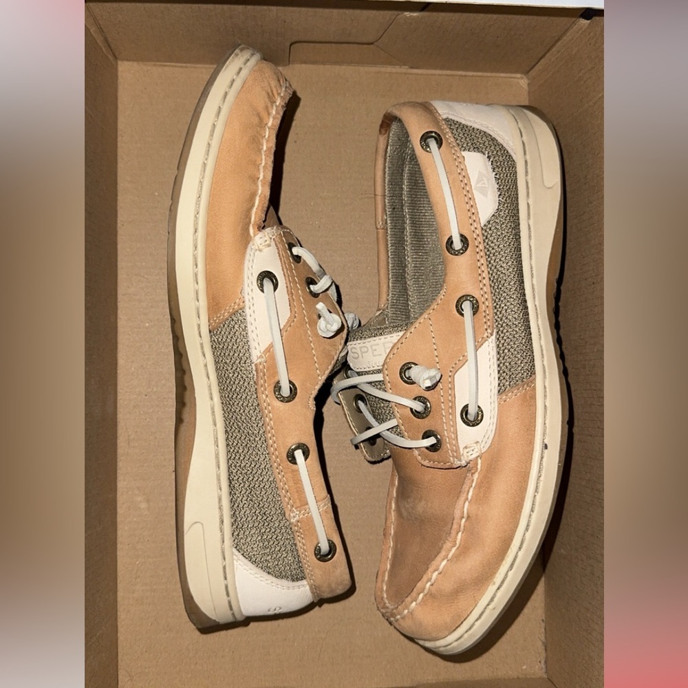 Women’s sperry shoes